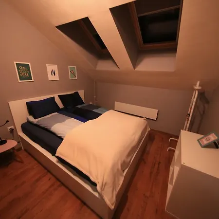 Cozy One Bedroom Near Gondola Apartament