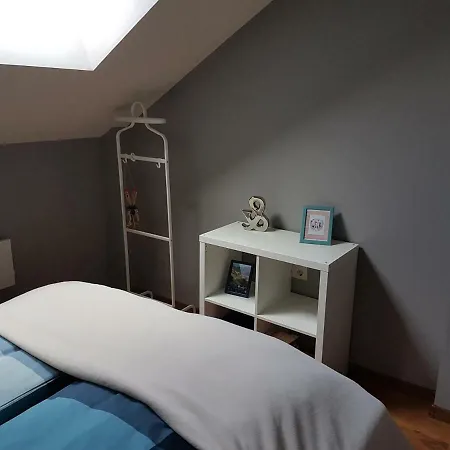 Cozy One Bedroom Near Gondola Apartament *